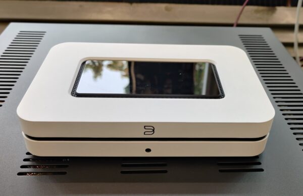 Bluesound Node N130 - vaihtolaite