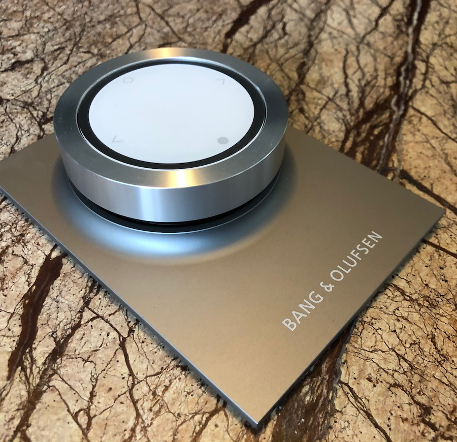 Bang & Olufsen Beosound Essence Remote Table - varastopoisto