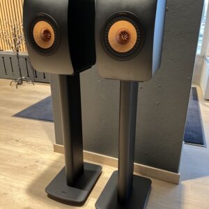 KEF LS50 Meta Carbon Black + KEF S2 -kaiutinjalat, vaihtolaite, Turku
