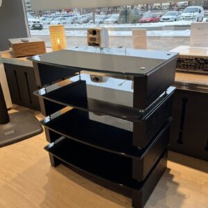 Custom Design Milan Reference 10 Hi-Fi 4 modulaarinen laiteteline musta viimeistely, liikkeen esittelytuote, Turku