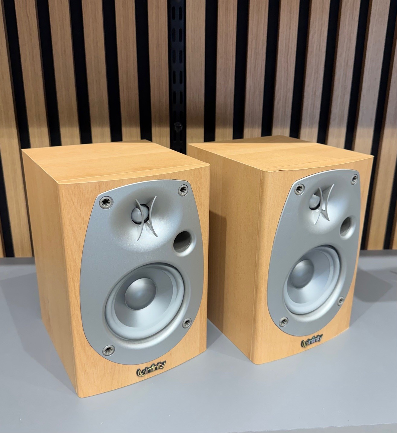 Infinity Beta HCS satellite satelliittikaiuttimet - vaihtolaite Jyväskylä - Image 2