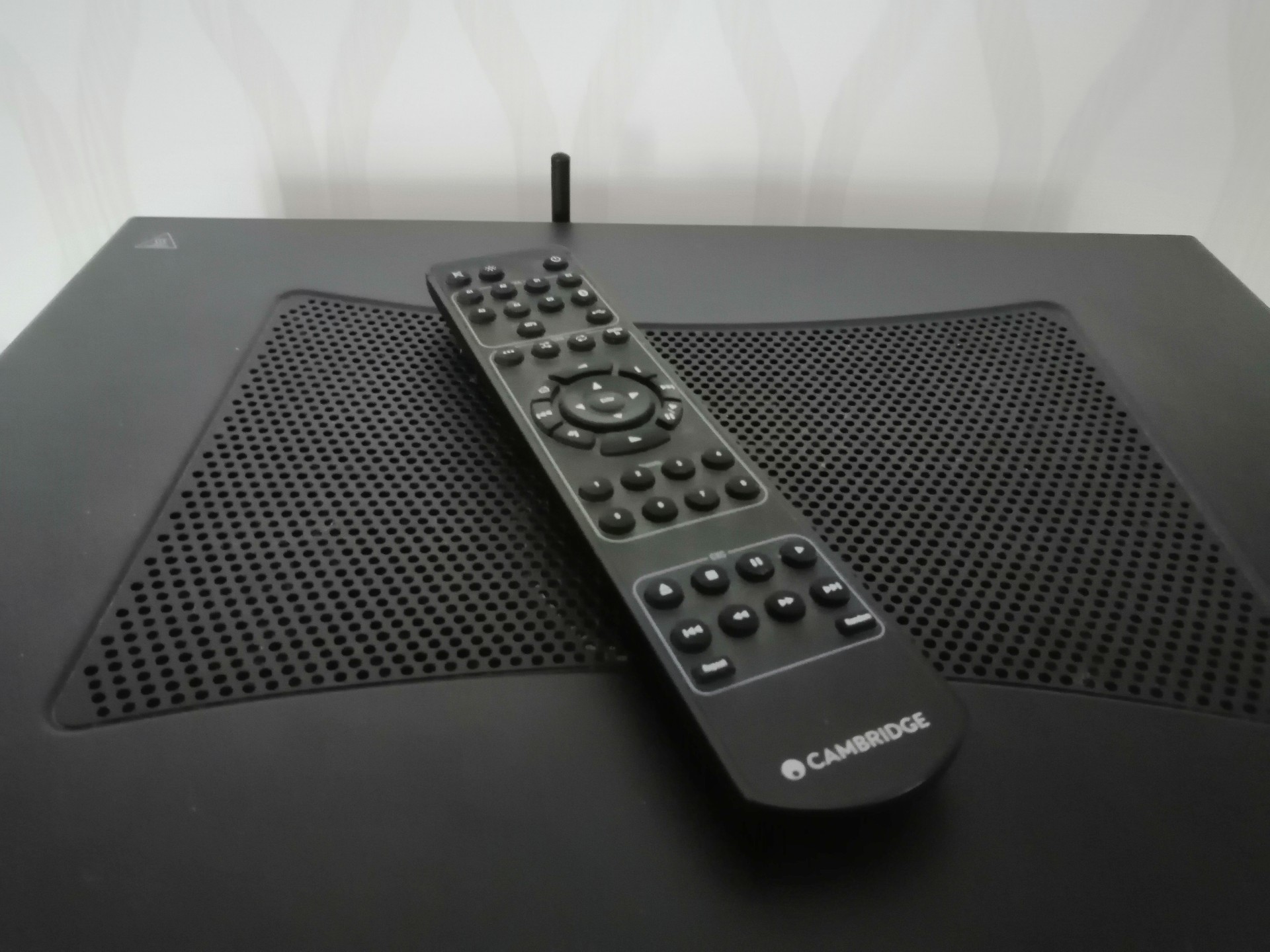 Cambridge Audio CXA81 – integroitu stereovahvistin - Image 3